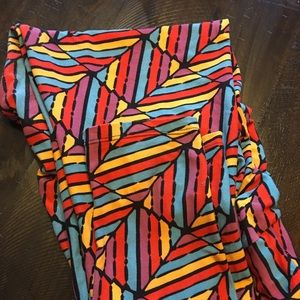 Super cute geometric leggings